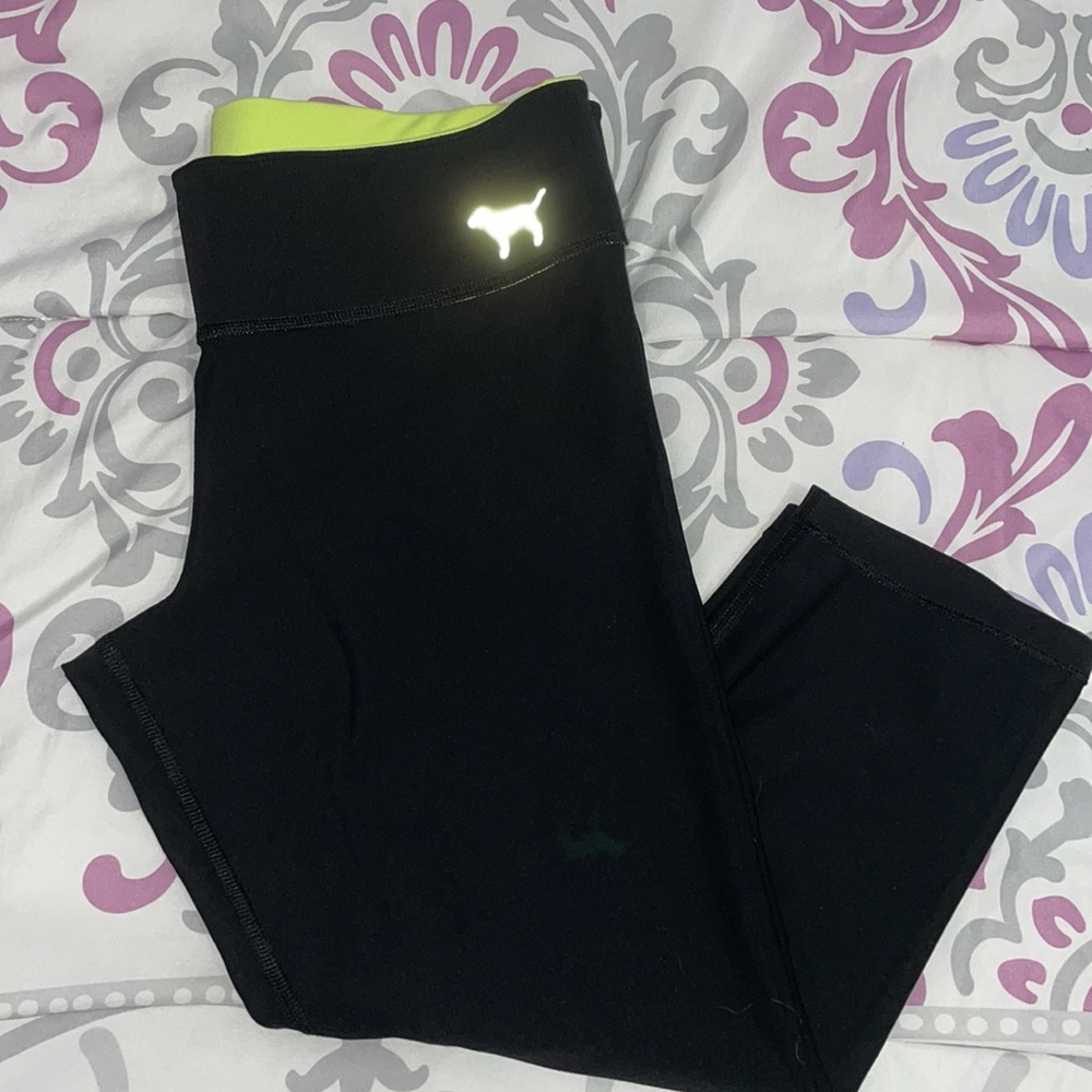PINK Capri Reversible Leggings